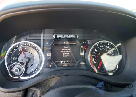 2021 Ram 1500 Big Horn z USA, uszkodzony, nr VIN 1C6RREFT2MN673643